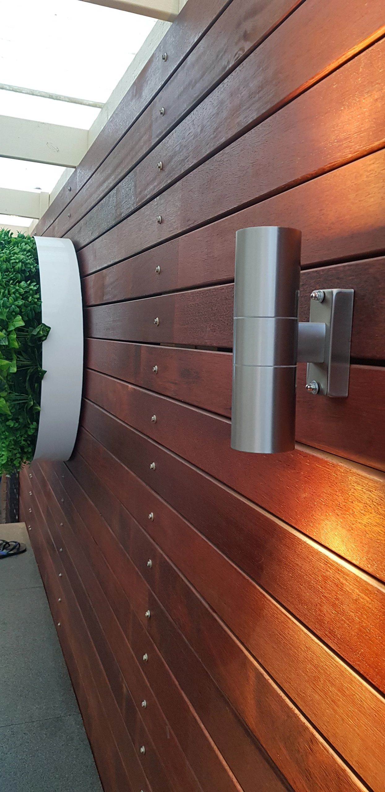 Outdoor stainless steel up-down wall light
